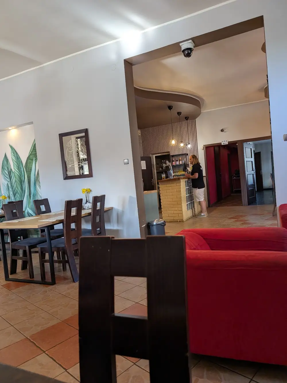 Sala z widokiem na bar